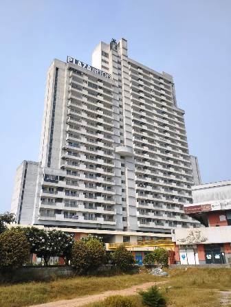 Shop For Sale in Plaza 106